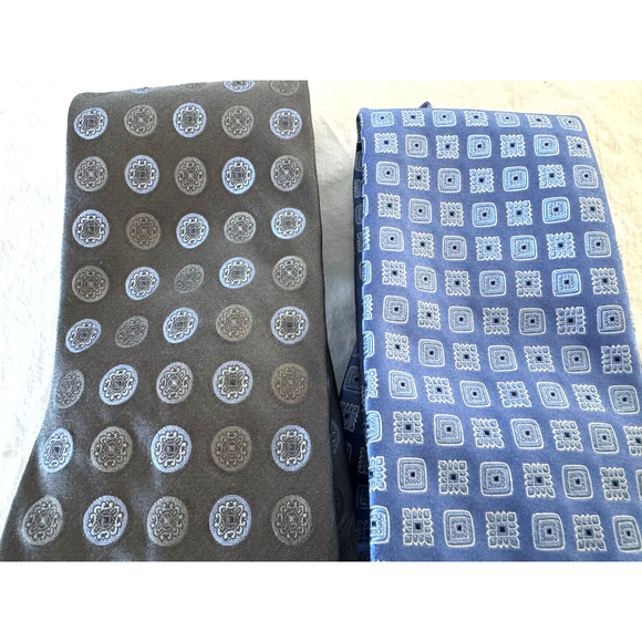 Lot 2 Brooks Brothers Mens Neck Ties Silk Gray, Blue 1 has MSRP $135 - Picture 1 of 5